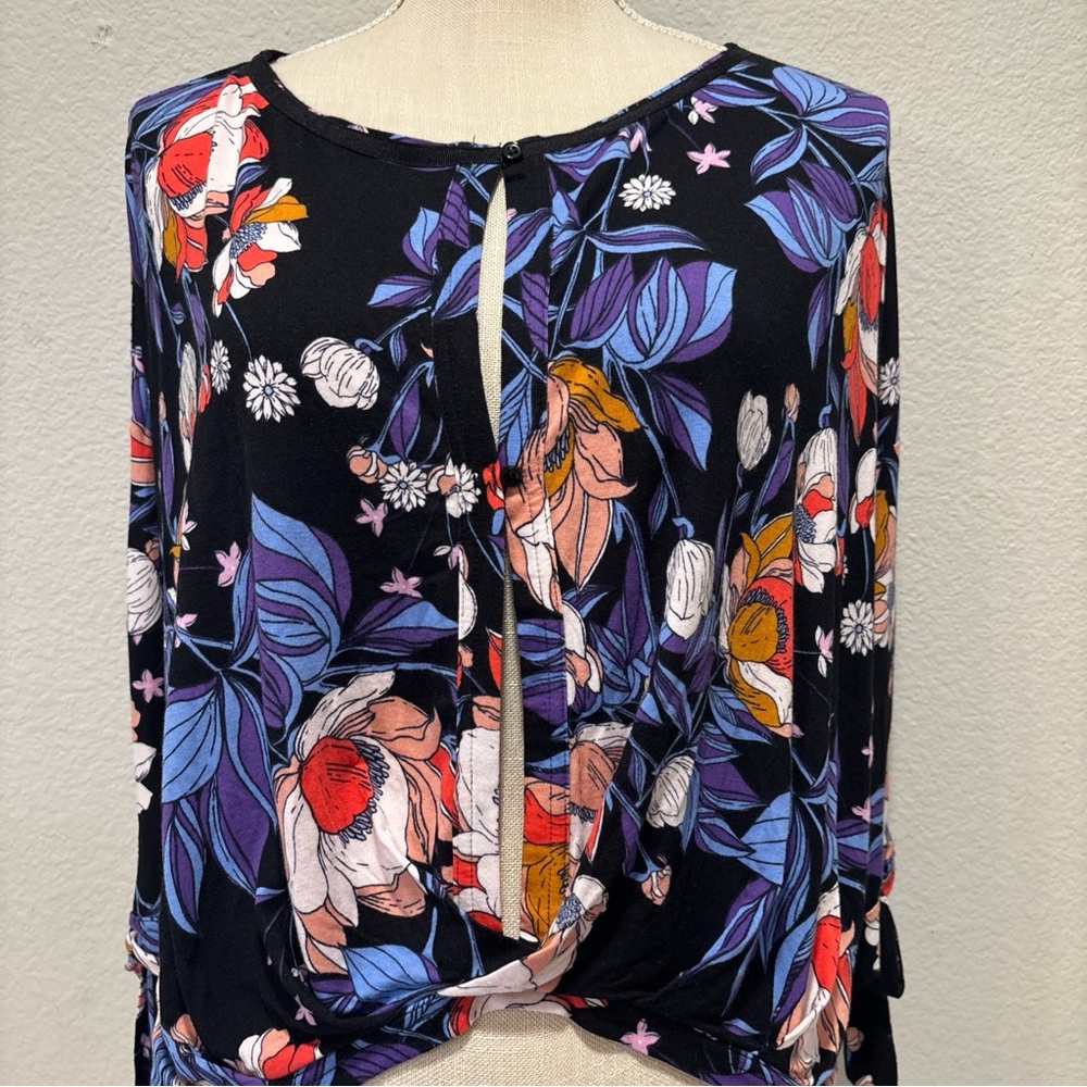 Free People Floral Print Women's Crop Top Open Slits on front XS but fits